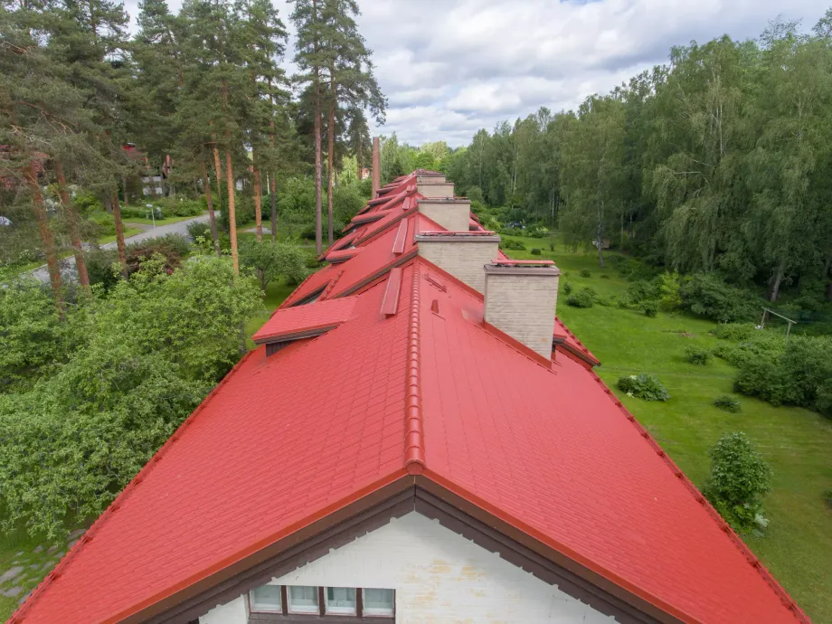 IMG - Ormax Tupapunainen betonitiilikatto - Mestareiden taloremontti - 2400 px / 1799 px