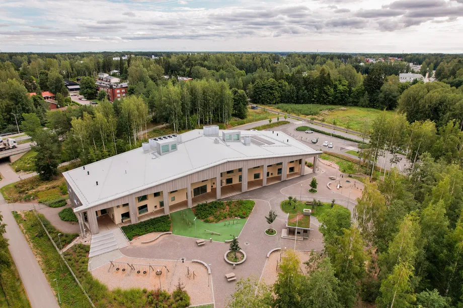 Kuva kaukaa päiväkodista
