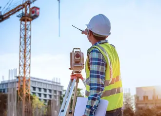IMG - Urakoitsija työmaalla - Contractors - 900 px / 650 px