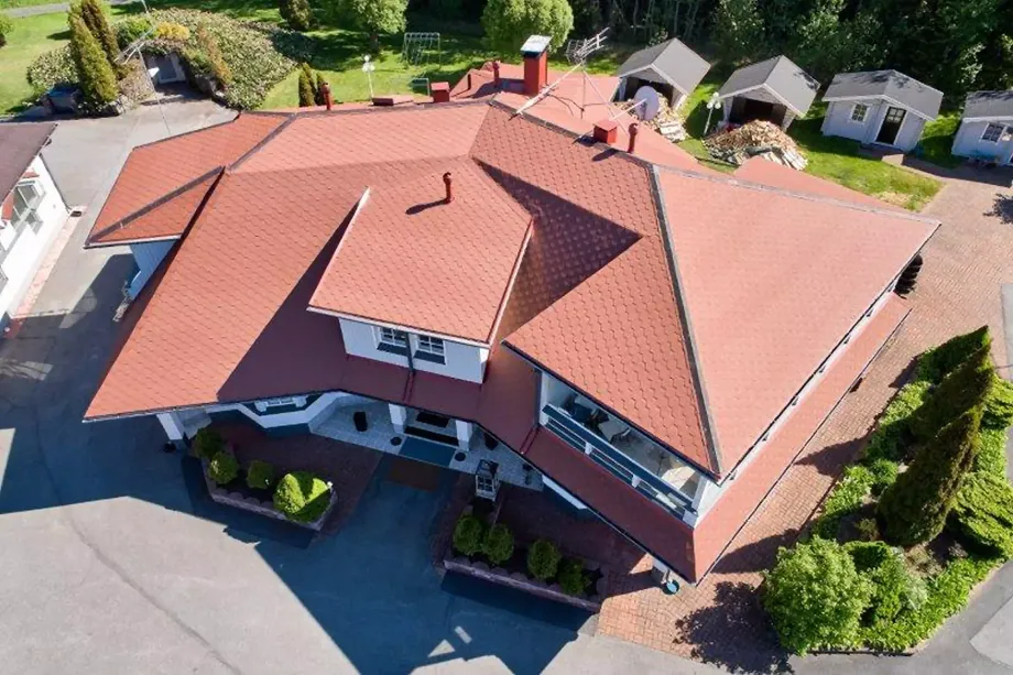 IMG - Plano Pro - Merikarvia Plano Pro Savitiilenpunainen Valmis 5 - Suomen Vahva-Katto Oy - Merikarvia - King of Roofs 2021 - 	2000 px / 1332 px